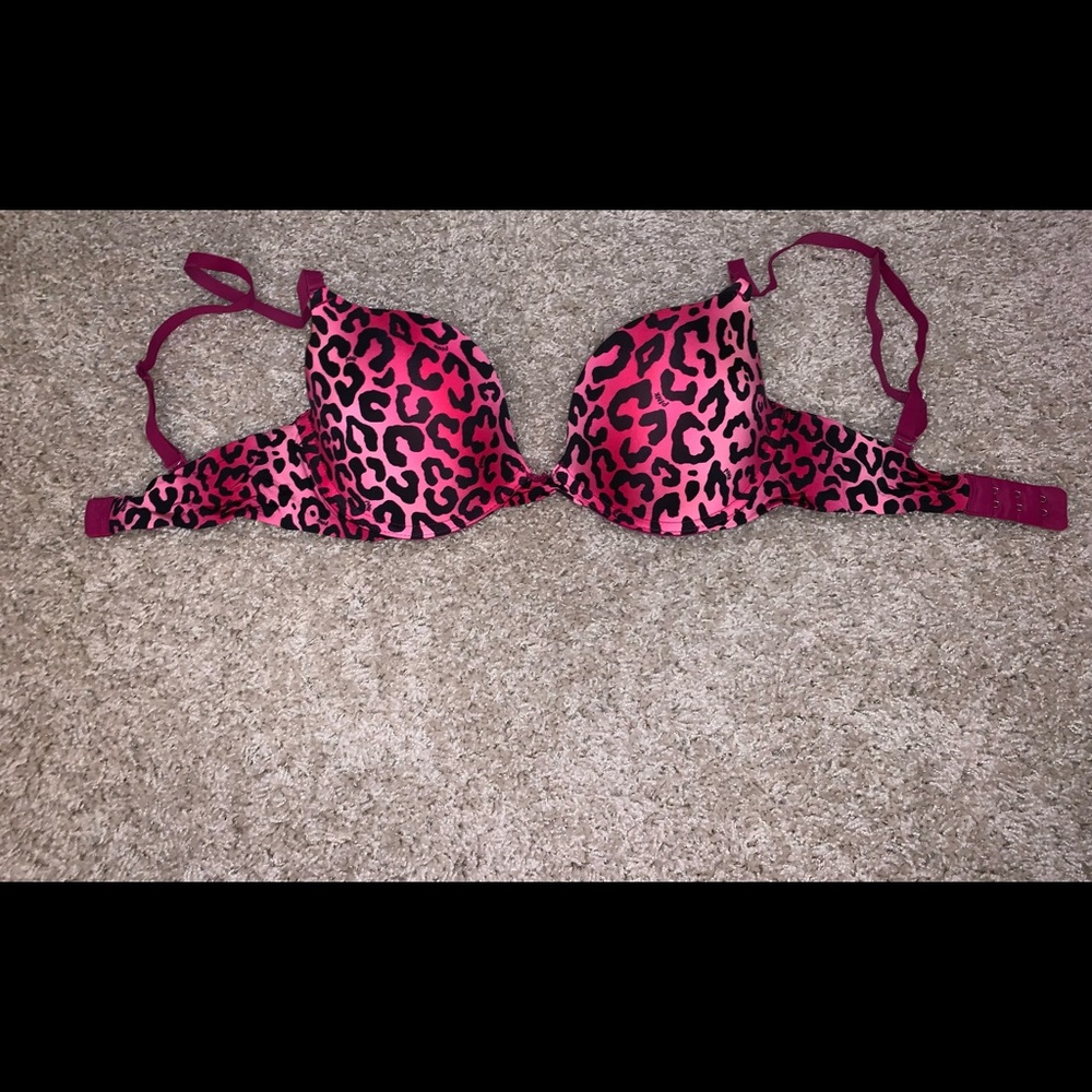 PINK Push Up Cheetah Bra. Size 32. Good Condition. Smoke free home